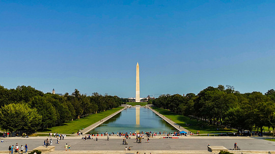 The Lincoln Memorial Reflecting Pool is treated with nanobubbles. How do they work?
