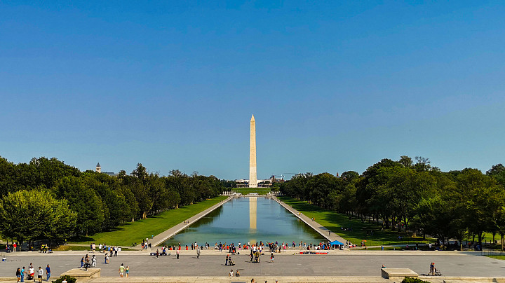 The Lincoln Memorial Reflecting Pool is treated with nanobubbles. How do they work?